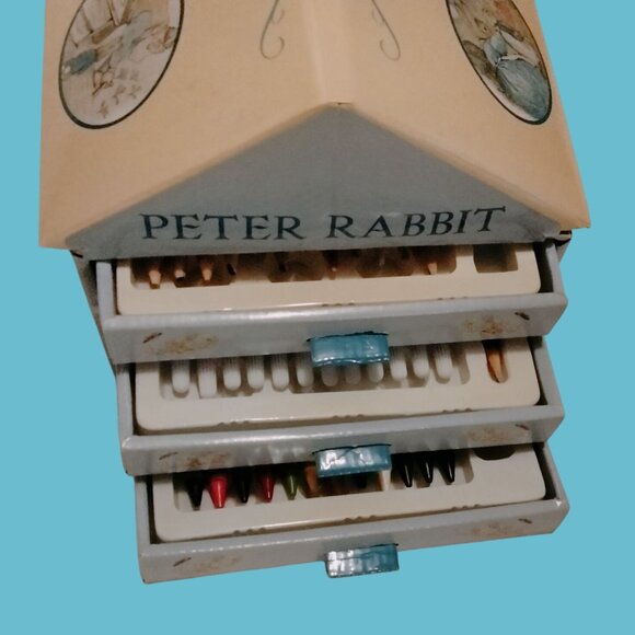 Frederick Warne Peter Rabbit Art Set Crayons Color Pencils Markers House Box - Picture 2 of 14